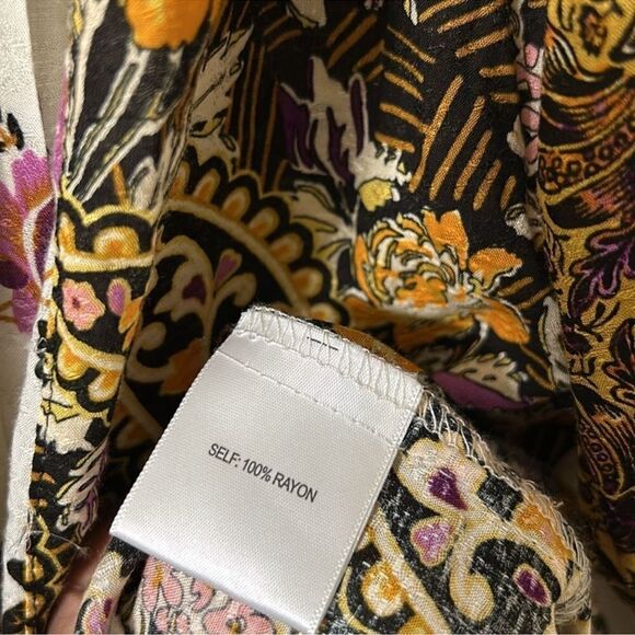 Jane and Delancey Floral Print Button Down
Top (Size Small) - Picture 3 of 4